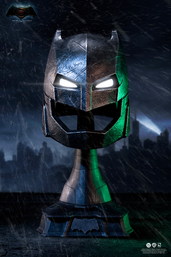 Batman v Superman: Dawn of Justice Armored Batman Helmet Replica Exclusive Edition