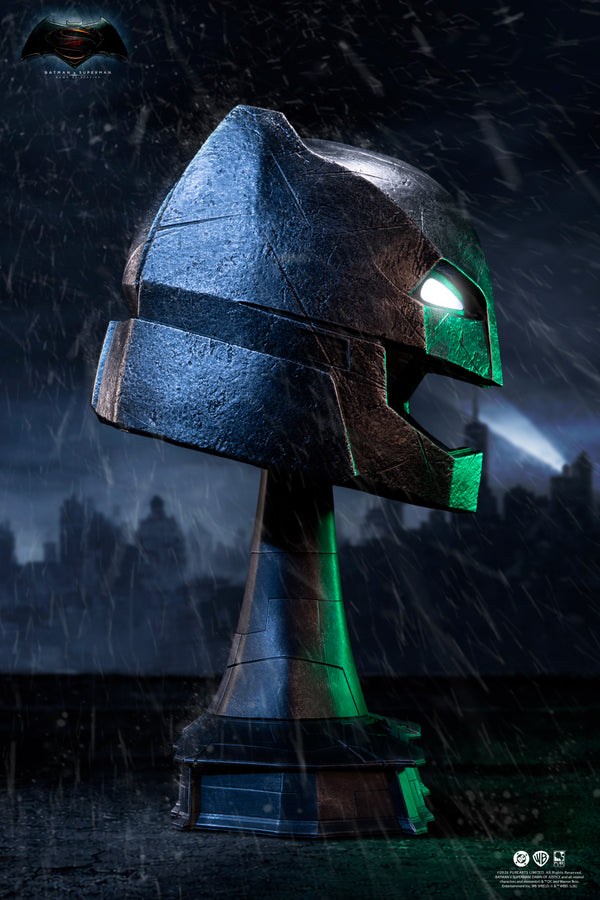 Batman v Superman: Dawn of Justice Armored Batman Helmet Replica Exclusive Edition