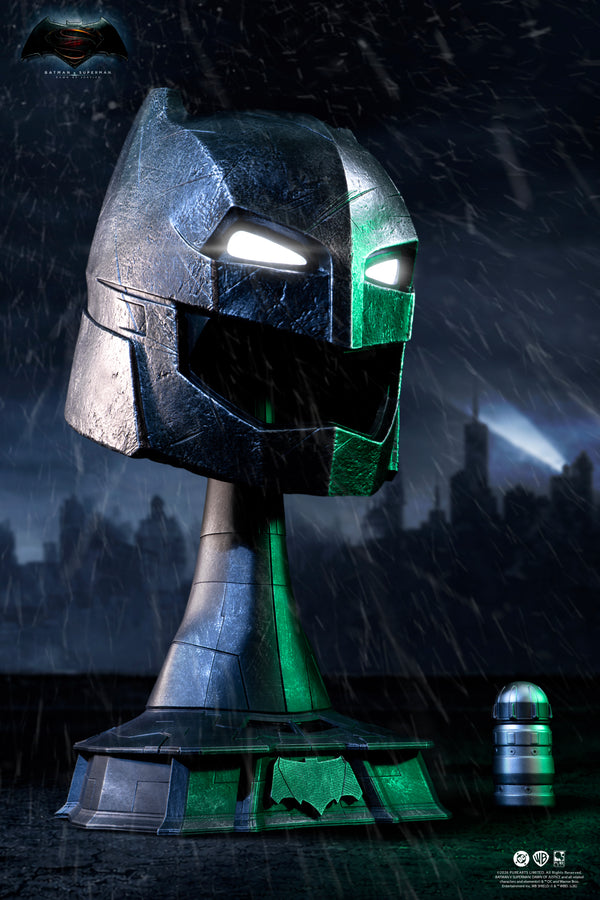 Batman v Superman: Dawn of Justice Armored Batman Helmet Replica Exclusive Edition