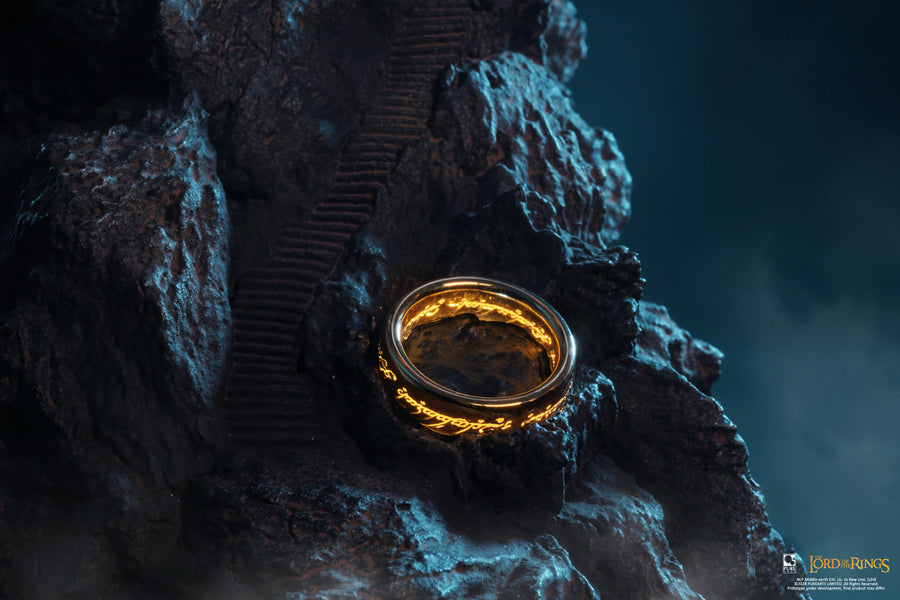 The Lord of the Rings Gollum Art Mask Exclusive Edition with Ring and ...