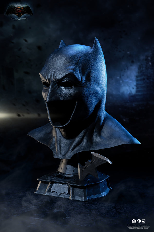Batman v Superman: Dawn of Justice Batman Cowl Replica Exclusive Edition