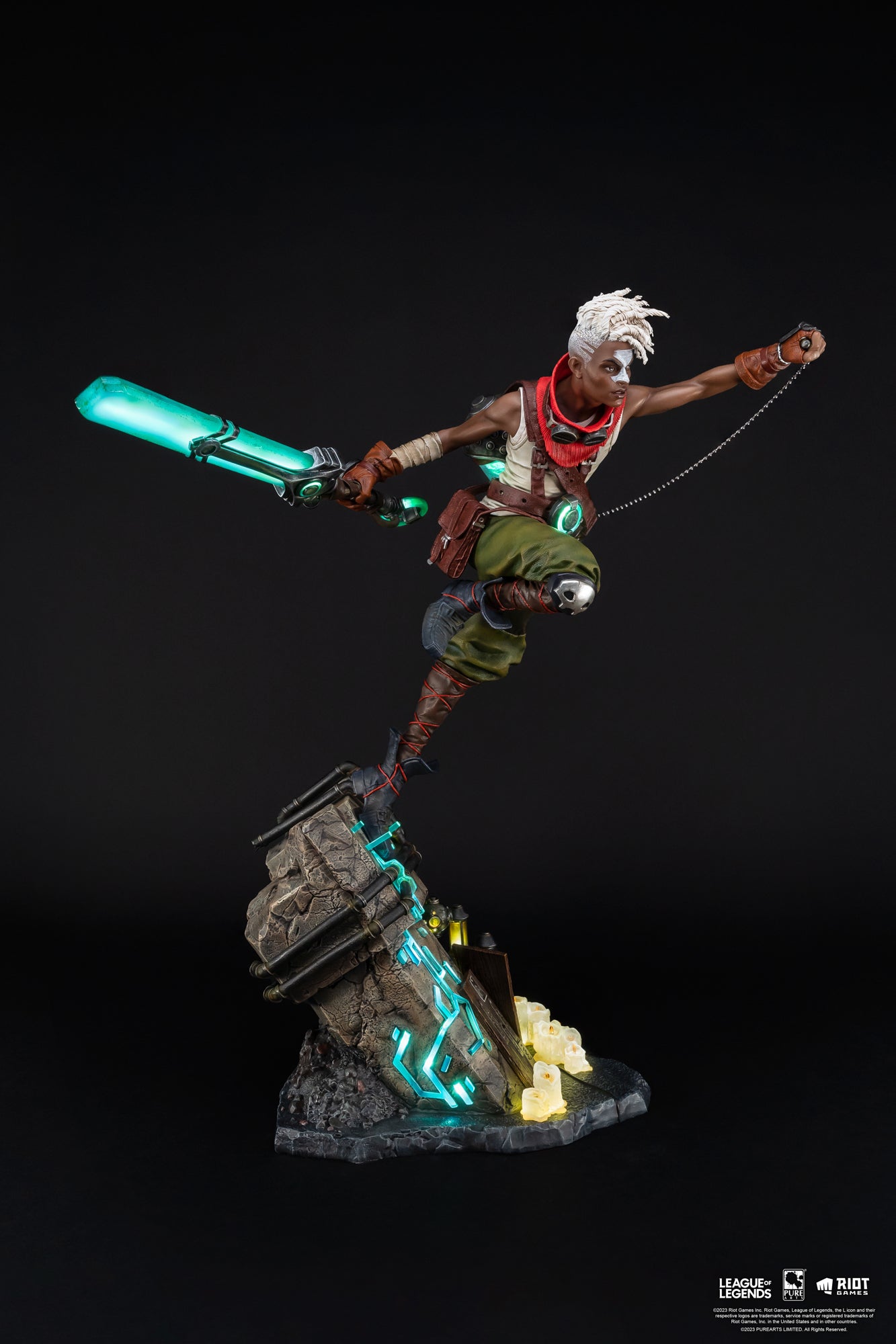 League of Legends Ekko 1/4 Scale Statue by PureArts and Riot Games!