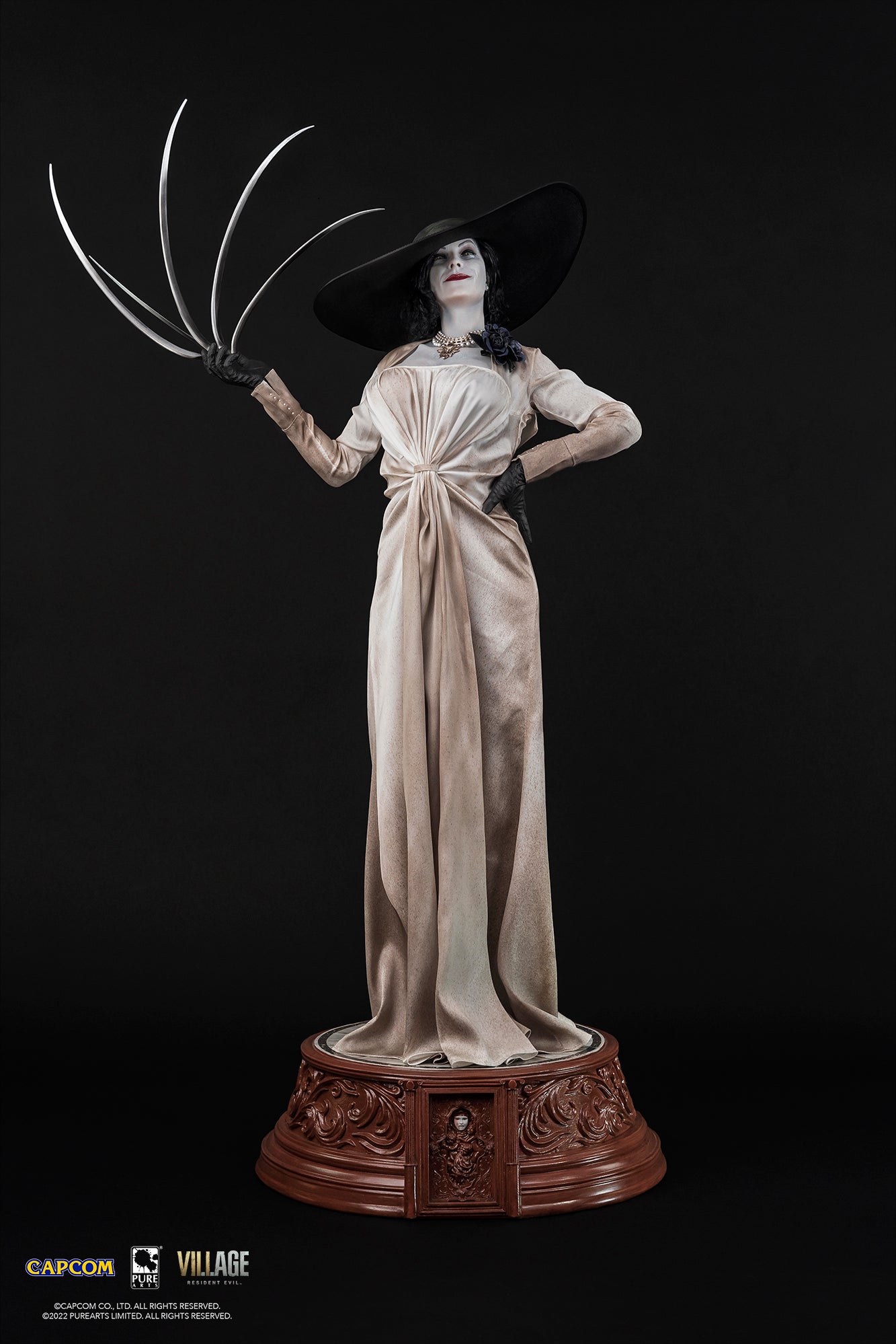 Resident Evil Lady Dimitrescu 1/4 Scale Statue PureArts Resident Evil Lady Dimitrescu 1/4 Scale Statue PureArts