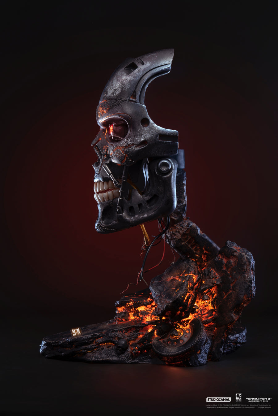 Masque d'art T-800 endommagé par la bataille de Terminator 2, édition exclusive
